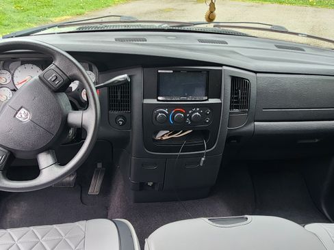 Used 2005 Dodge Ram 1500 Truck SLT w/ Quad Cab Big Horn Value Group image 11