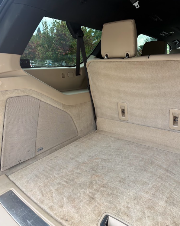 Used 2023 Cadillac Escalade ESV Premium Luxury w/ LPO, Radiant Package AWD/4WD image 20
