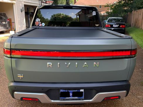 Used 2023 Rivian R1T Launch Edition AWD/4WD image 5