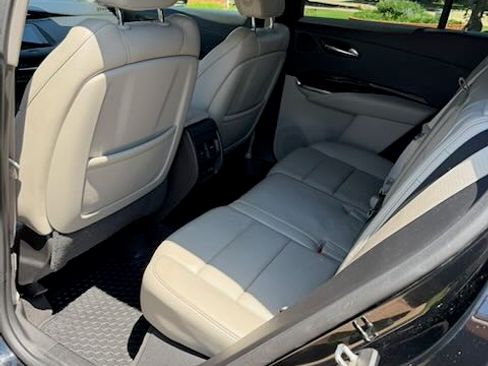 Used 2019 Cadillac XT4 Premium Luxury FWD image 5