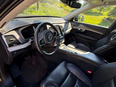 Used 2022 Volvo XC90 T8 Inscription w/ Advanced Package AWD/4WD image 9