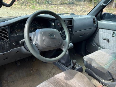 Used 1995 Toyota Tacoma 4x4 Regular Cab image 11