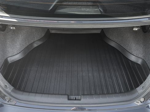 Used 2017 Honda Accord EX-L image 9