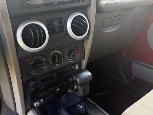 Used 2009 Jeep Wrangler Sahara w/ Dual Top Group AWD/4WD image 4