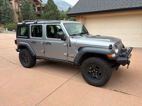 Used 2018 Jeep Wrangler Unlimited Sport AWD/4WD image 22