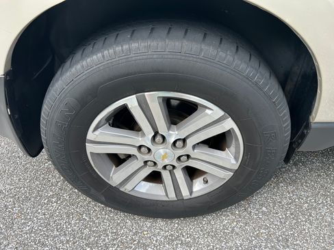 Used 2015 Chevrolet Traverse LT FWD image 11