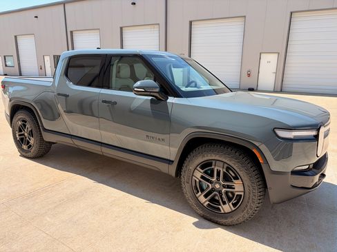 Used 2026 Rivian R1T Premium AWD/4WD image 6