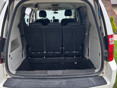 Used 2010 Dodge Grand Caravan SE FWD image 14
