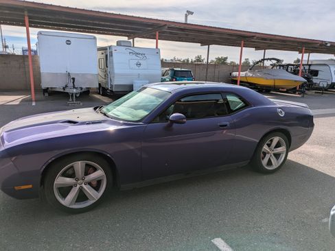 Used 2010 Dodge Challenger SRT8 w/ Plum Crazy Group image 2