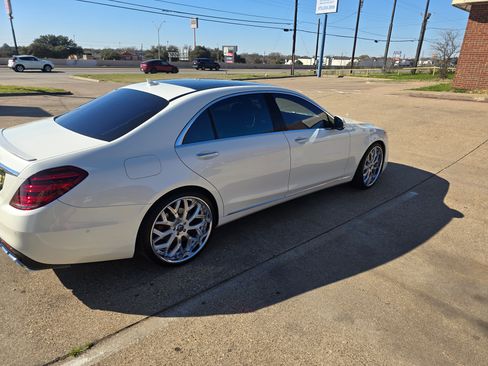 Used 2018 Mercedes-Benz S 560 Sedan image 6