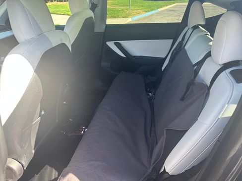 Used 2021 Tesla Model Y Performance image 9