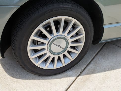 Used 2004 Ford Thunderbird Pacific Coast image 27