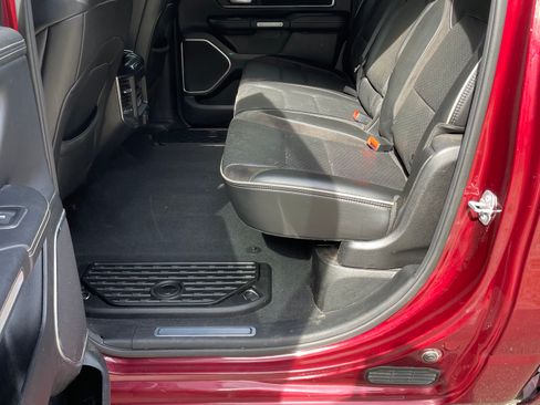 Used 2019 RAM 1500 Laramie AWD/4WD image 11