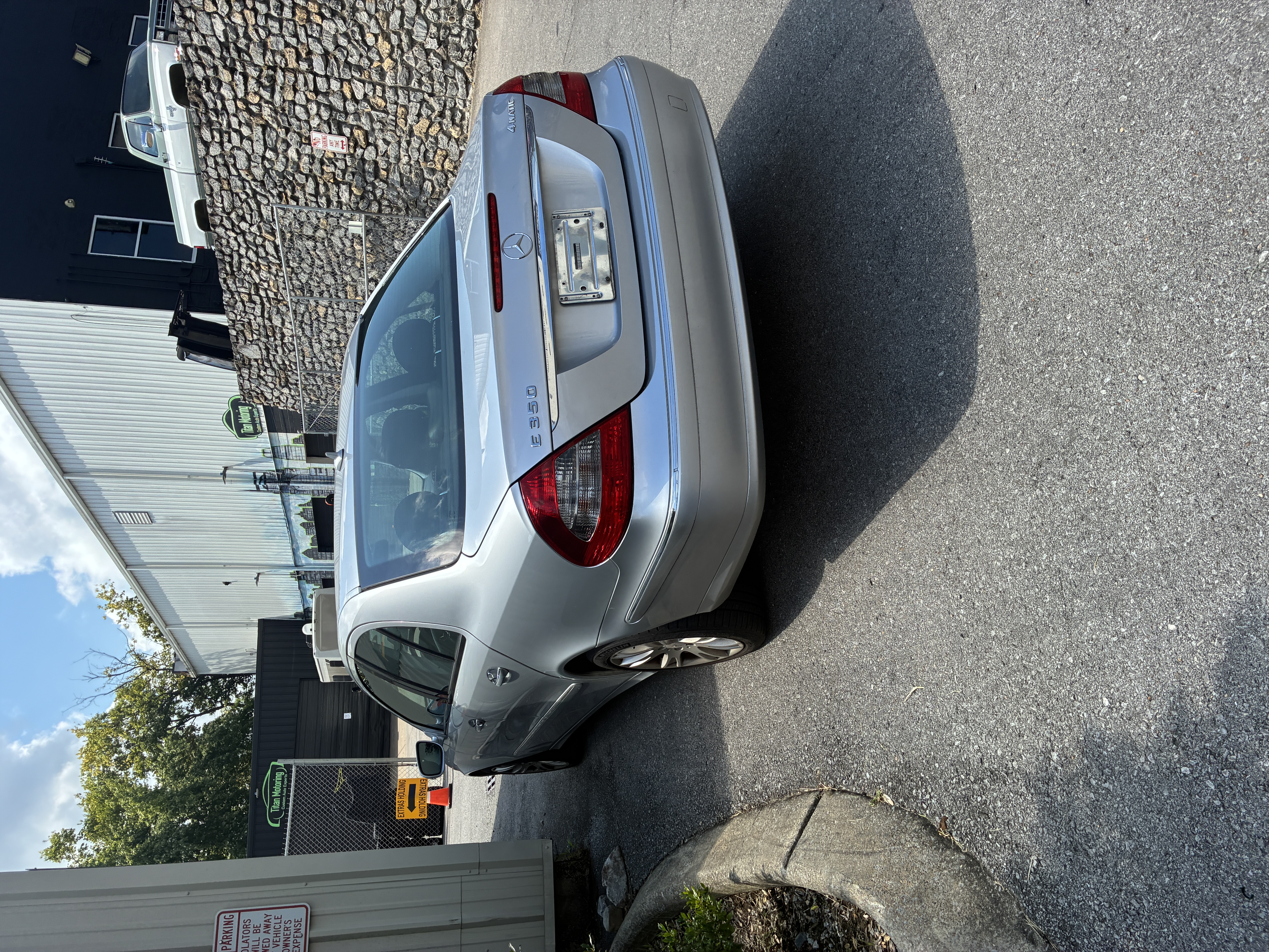 Used 2009 Mercedes-Benz E 350 4MATIC Sedan image 5