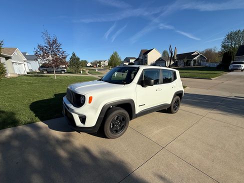 Used 2022 Jeep Renegade Sport image 1