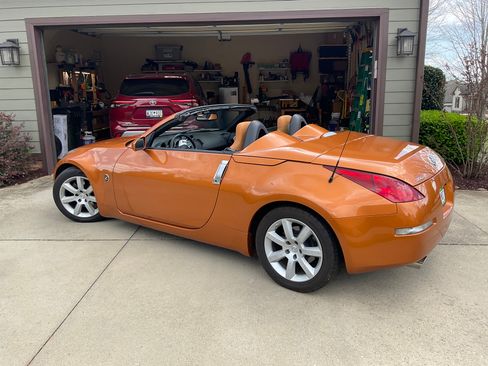 Used 2005 Nissan 350Z Touring image 13
