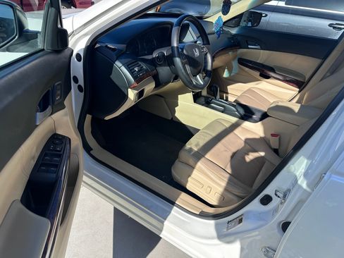 Used 2011 Honda Crosstour EX-L image 4