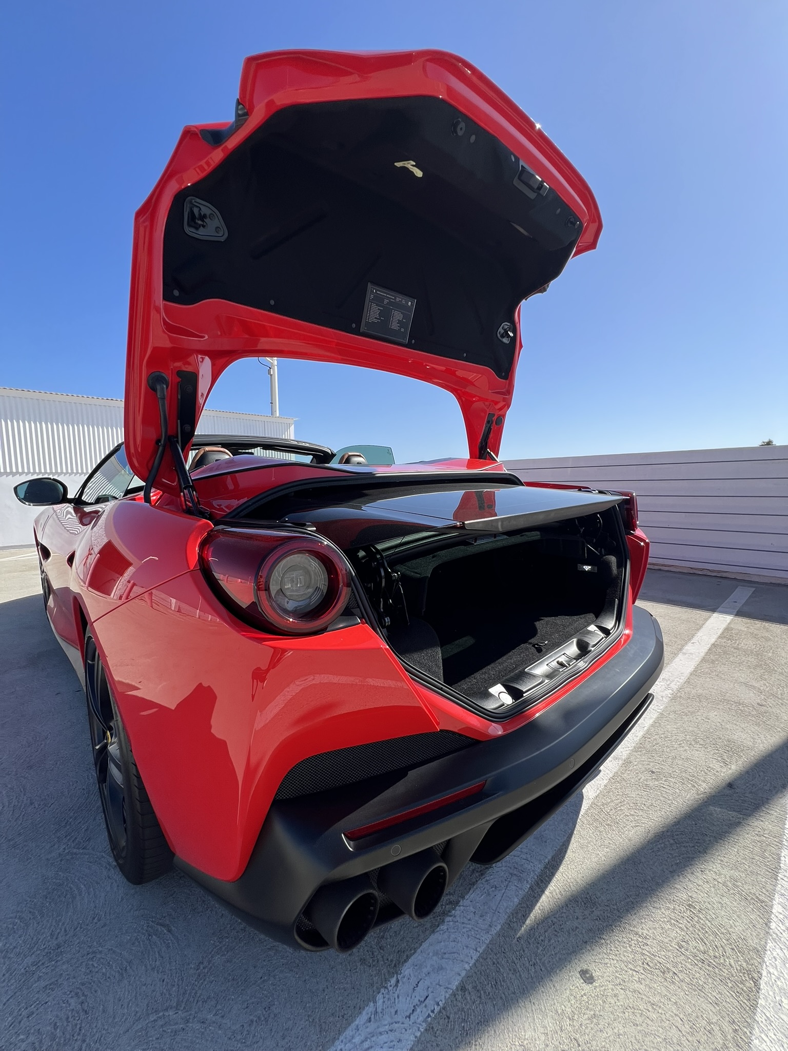 Used 2019 Ferrari Portofino RWD image 32