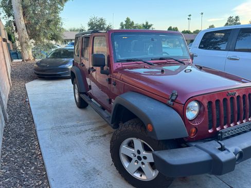 Used 2012 Jeep Wrangler Unlimited Sport w/ PWR Convenience Group AWD/4WD image 9