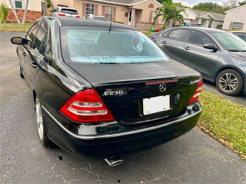 Used 2006 Mercedes-Benz C 230 Sedan image 11