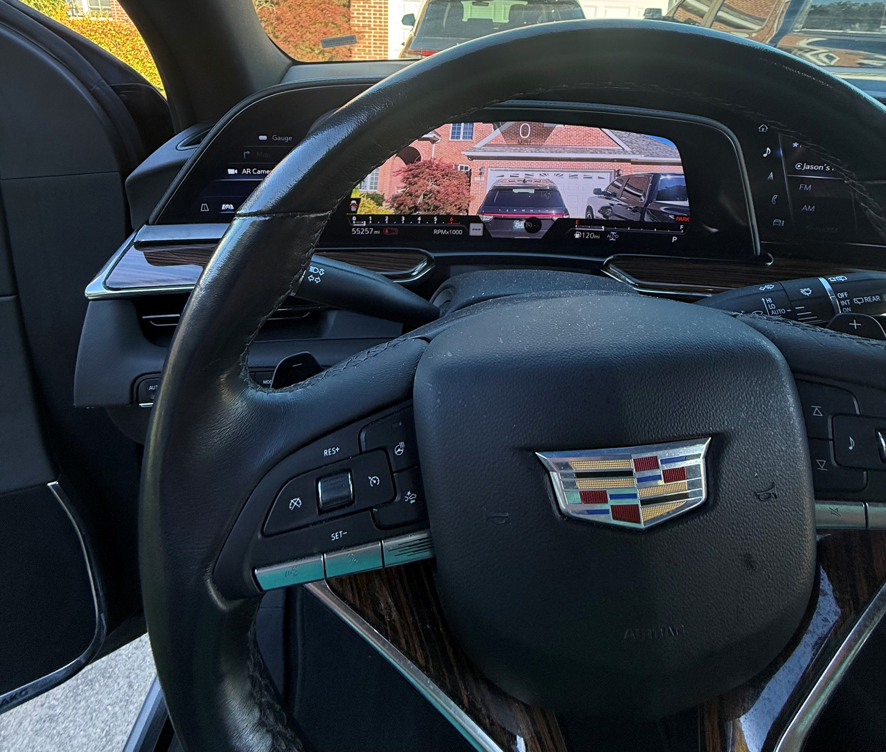 Used 2023 Cadillac Escalade Luxury AWD/4WD image 6
