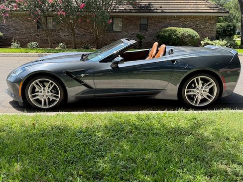 Used 2014 Chevrolet Corvette Stingray Convertible w/ 2LT Preferred Equipment Group RWD image 5