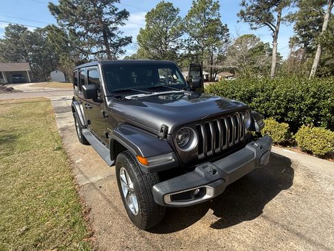 Used 2018 Jeep Wrangler Unlimited Sahara w/ LED Lighting Group image 15