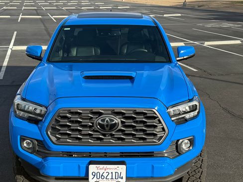 Used 2021 Toyota Tacoma TRD Sport w/ TRD Premium Sport Package image 12