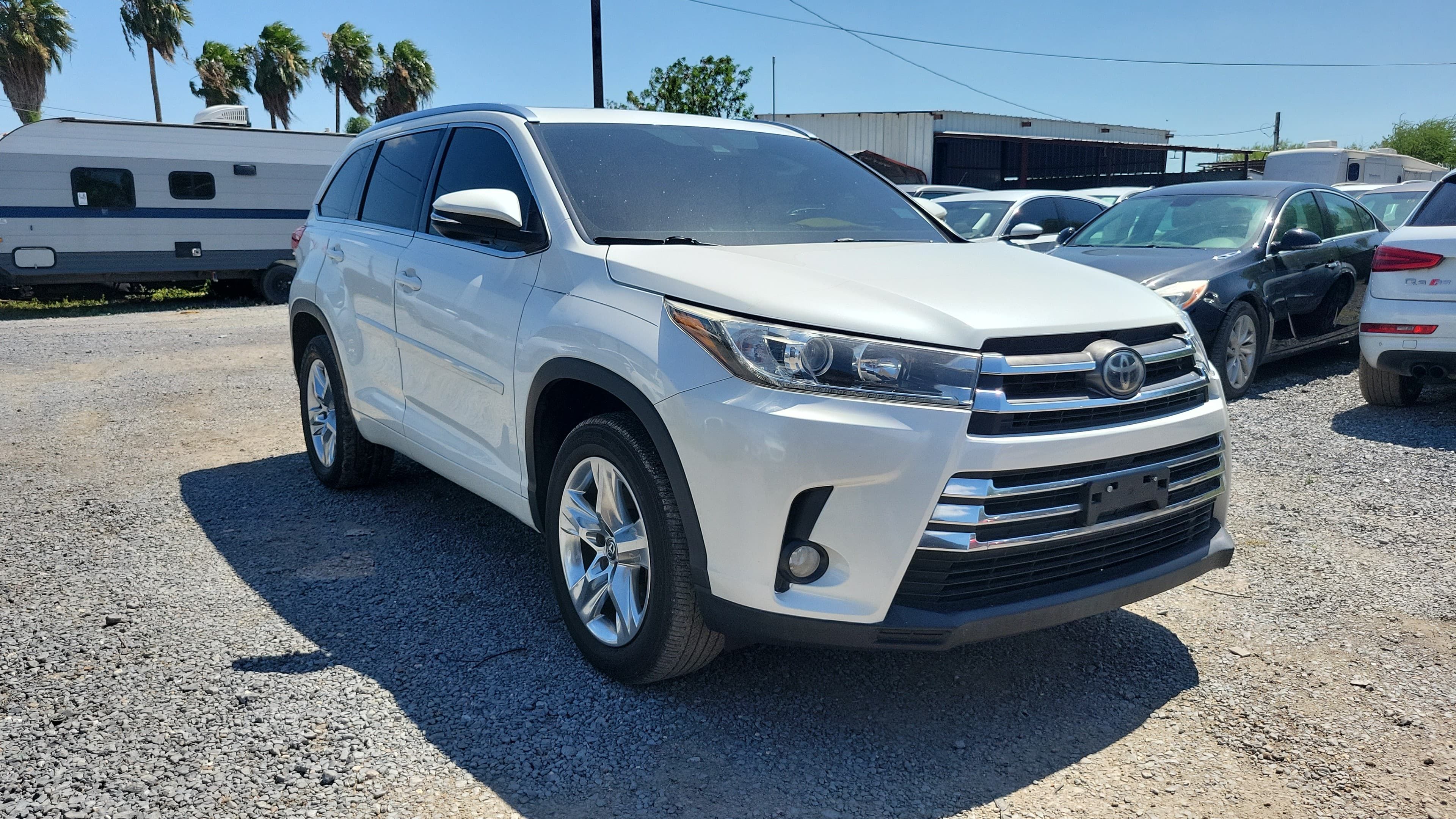 Used 2017 Toyota Highlander Limited FWD image 8