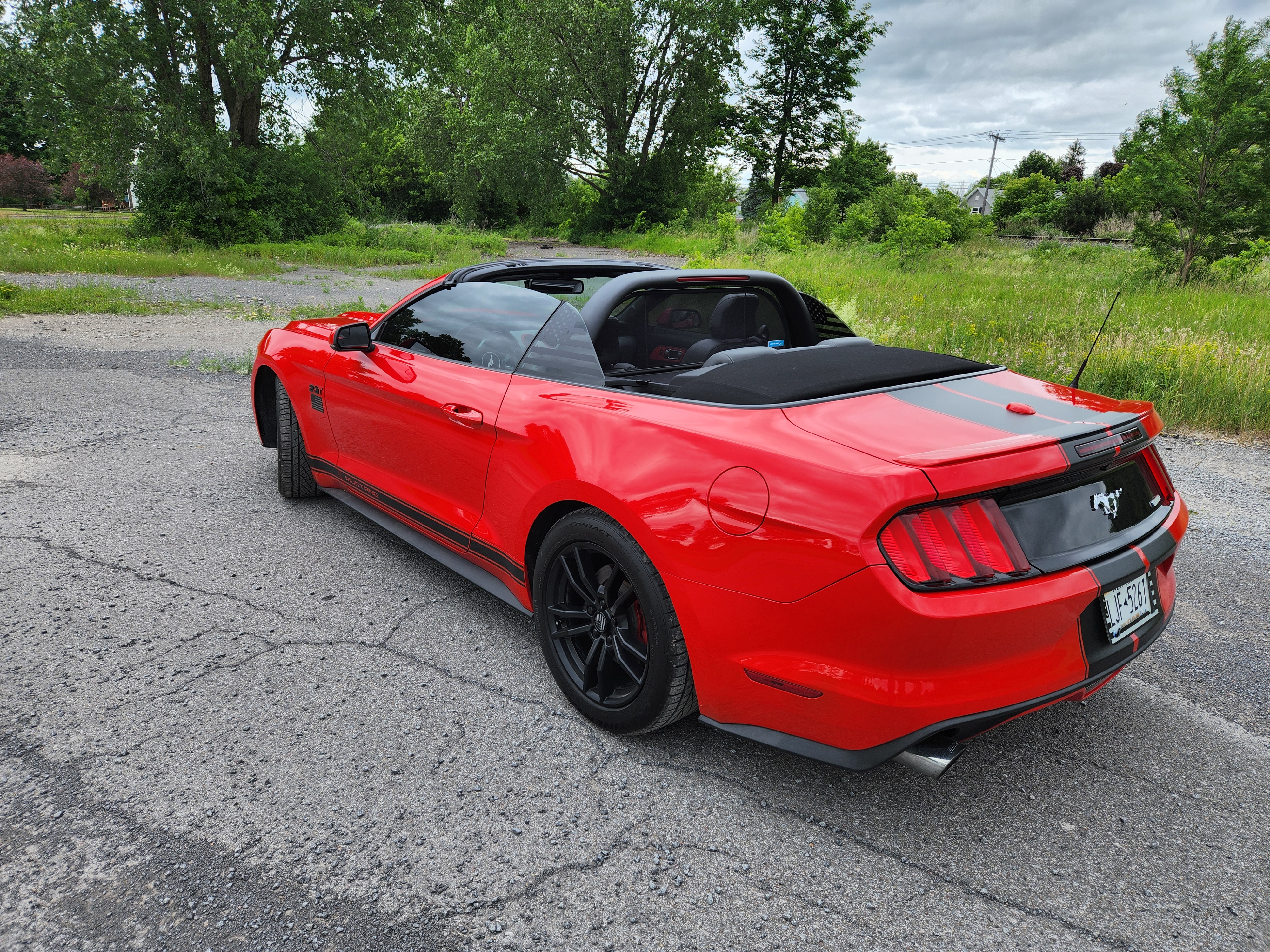 Used 2015 Ford Mustang Premium RWD image 2