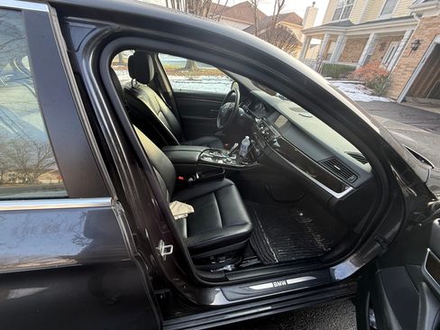 Used 2013 BMW 528i xDrive Sedan image 1
