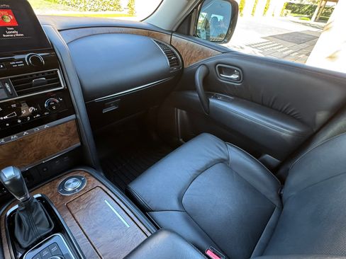 Used 2023 Nissan Armada SL image 14