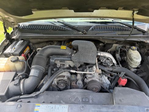 Used 2004 Chevrolet Silverado 2500 LT w/ Heavy-Duty Power Package RWD image 12