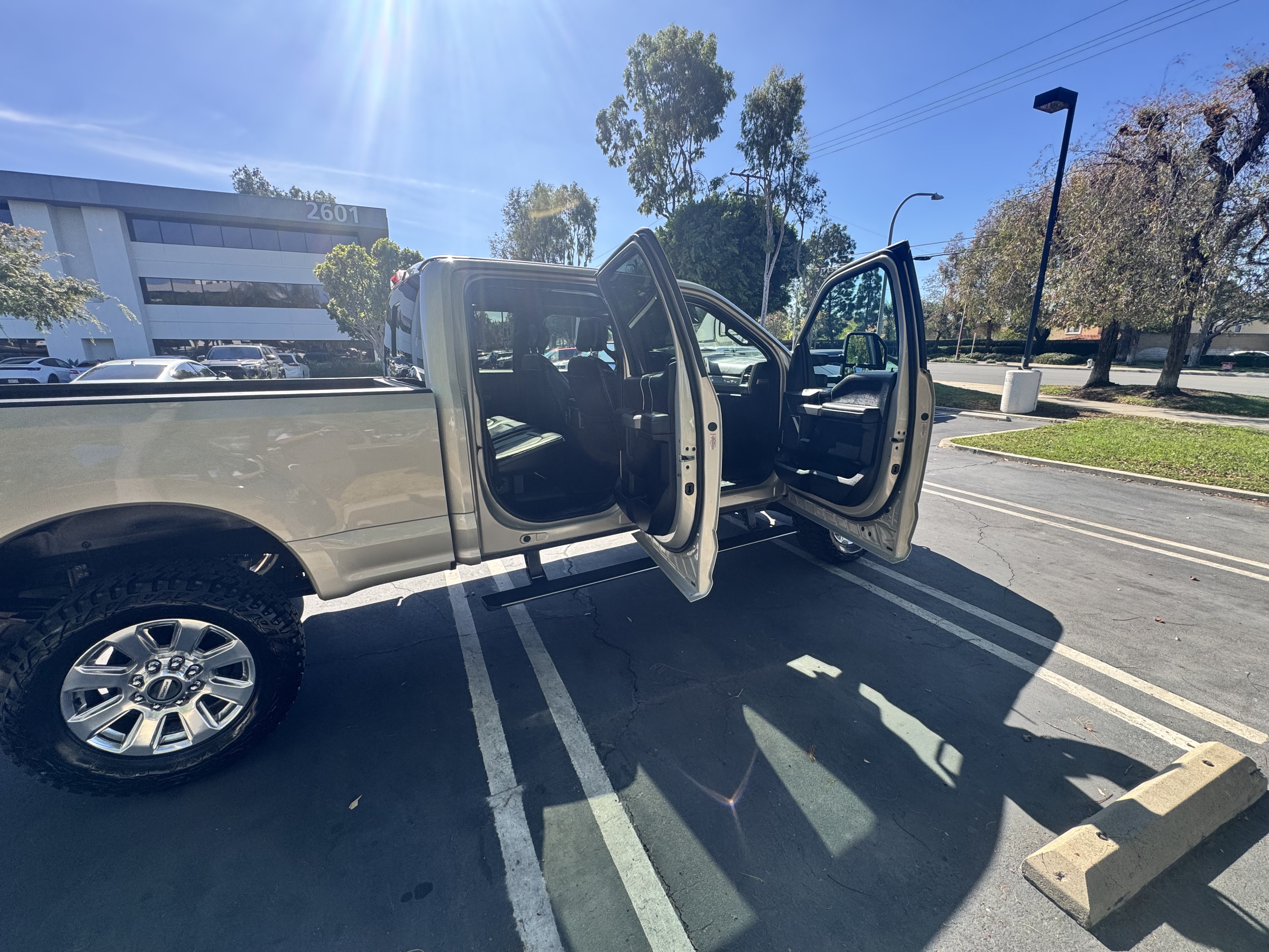 Used 2018 Ford F250 Platinum w/ Platinum Ultimate Package AWD/4WD image 19