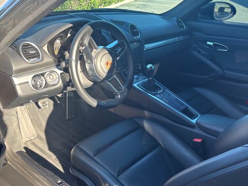 Used 2018 Porsche 718 Cayman S image 17