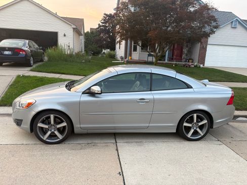 Used 2011 Volvo C70 T5 FWD image 8