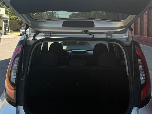 Used 2015 Kia Soul FWD image 14