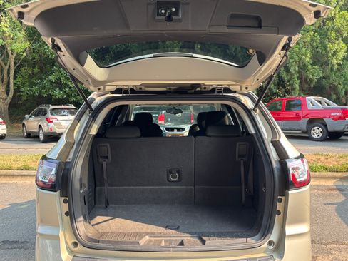Used 2013 Chevrolet Traverse LT AWD/4WD image 8