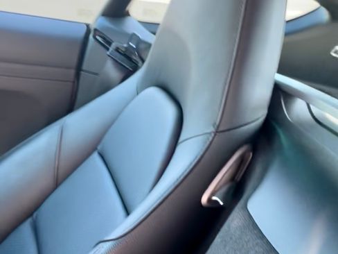 Used 2018 Porsche 718 Cayman RWD image 16