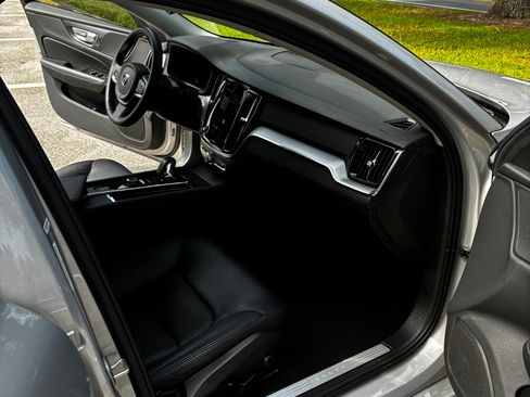 Used 2024 Volvo S60 B5 Core FWD image 17