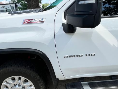Used 2022 Chevrolet Silverado 2500 LT w/ Convenience Package AWD/4WD image 12