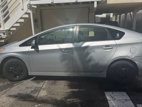 Used 2013 Toyota Prius Two FWD image 8