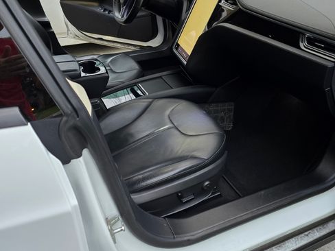 Used 2013 Tesla Model S image 6