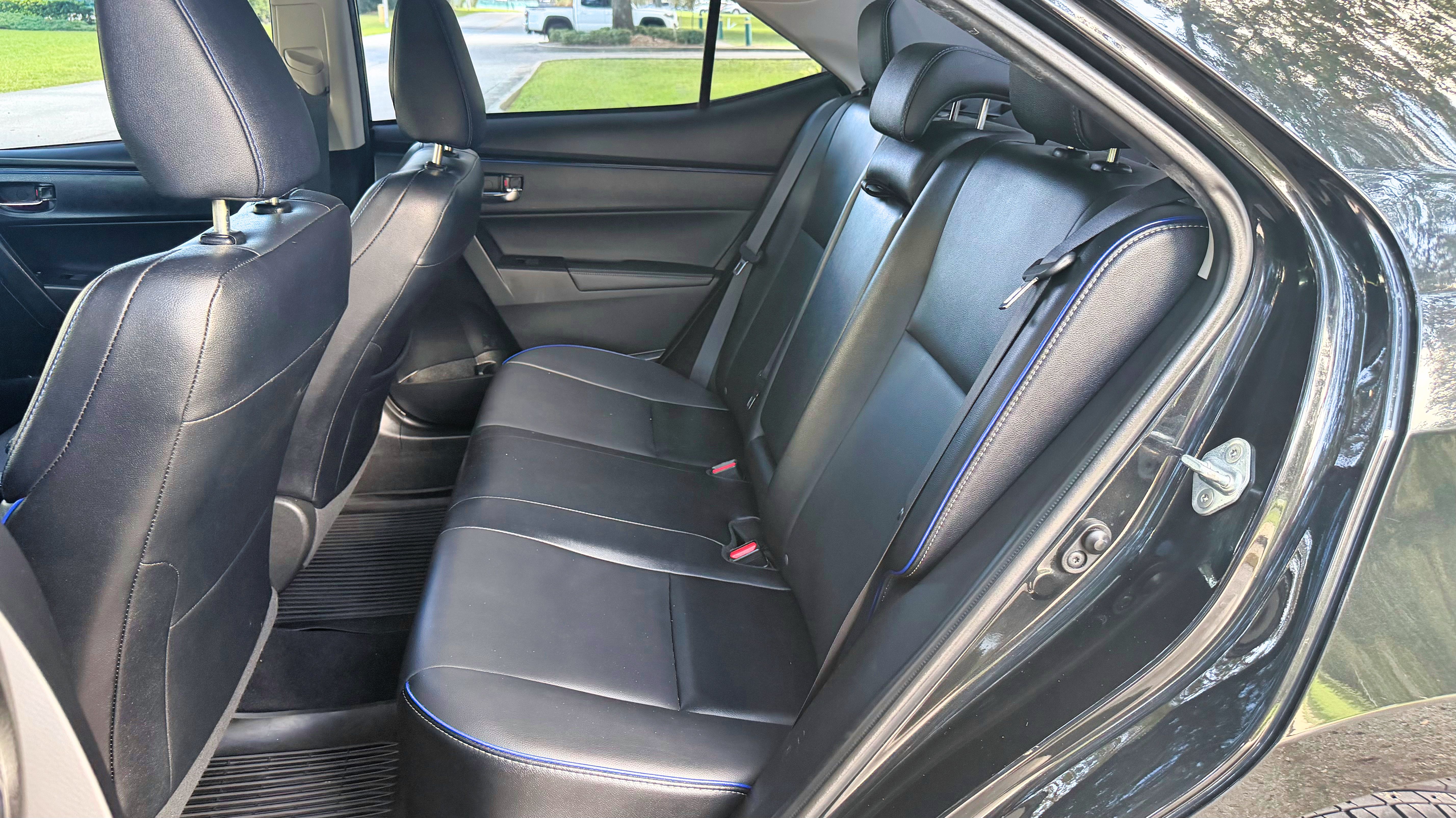Used 2017 Toyota Corolla XSE w/ Carpet Mat Package (TMS) FWD image 10