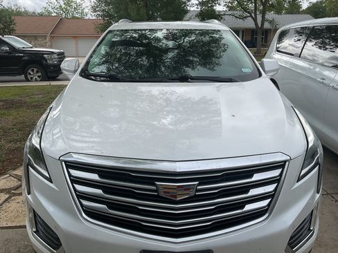 Used 2017 Cadillac XT5 Premium Luxury image 4