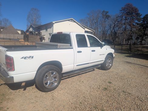 Used 2005 Dodge Ram 1500 Truck SLT image 4