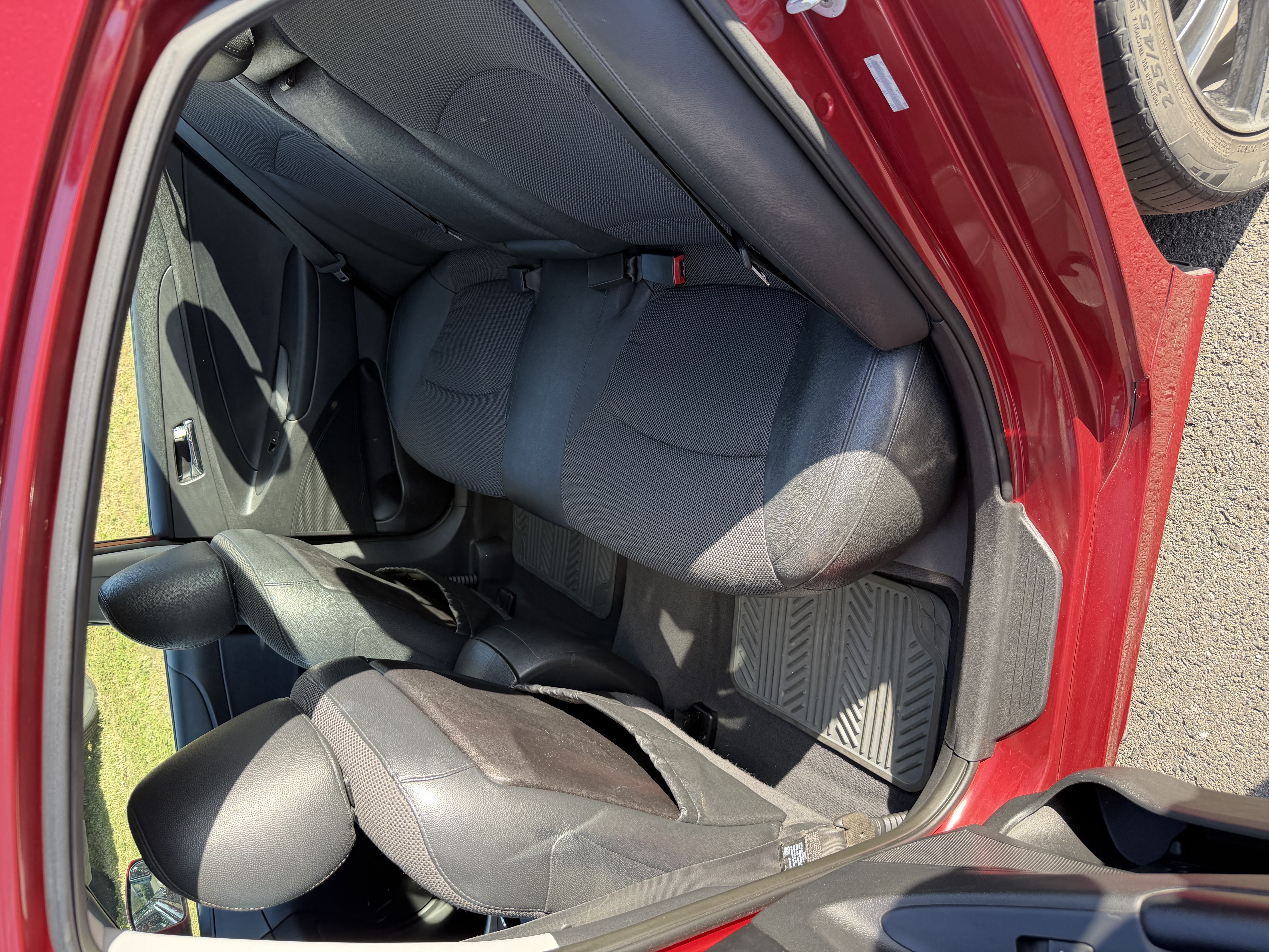 Used 2011 Hyundai Sonata SE w/ Navigation & Sunroof Pkg 4 FWD image 8