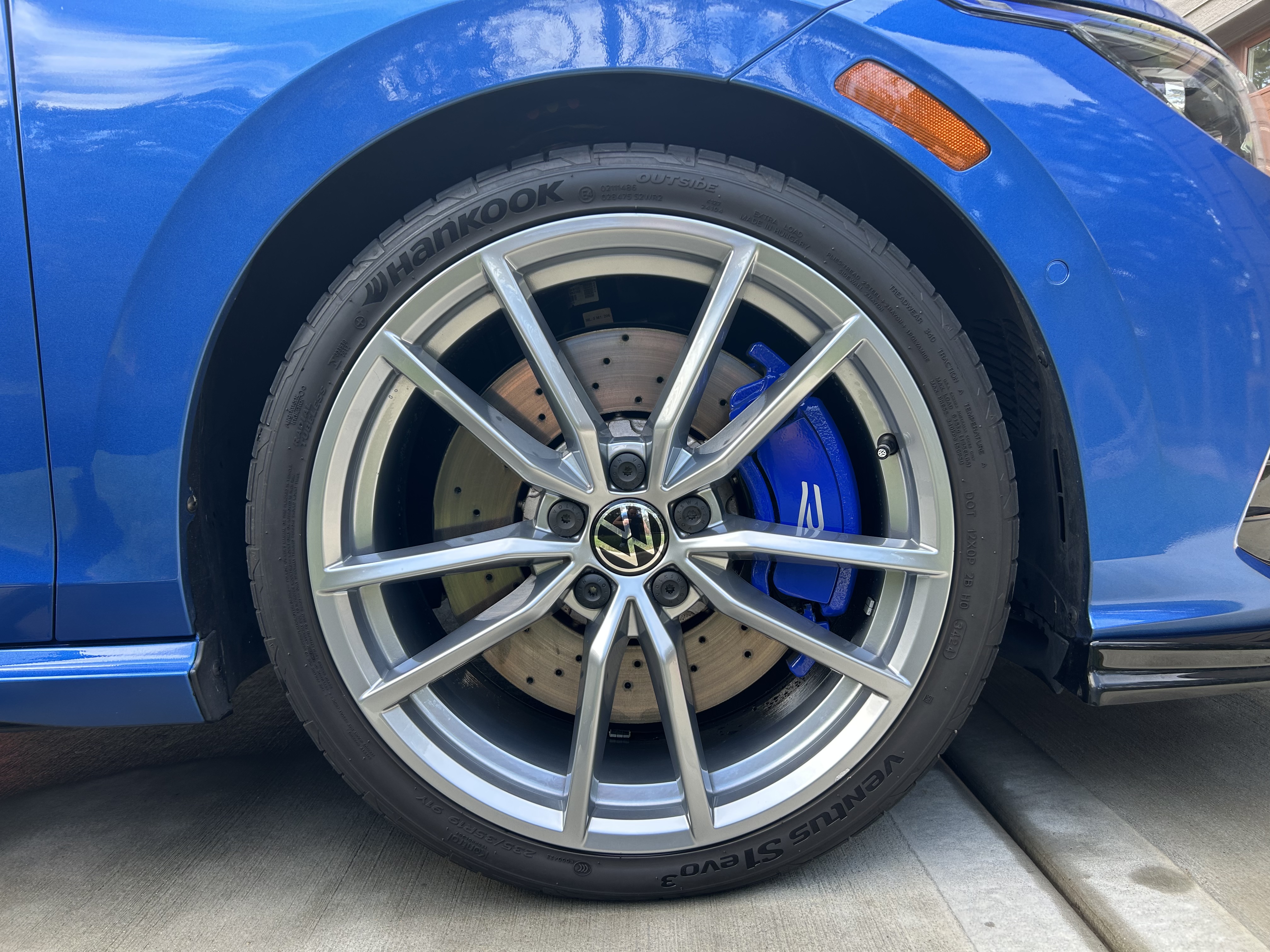 Used 2024 Volkswagen Golf R AWD/4WD image 12