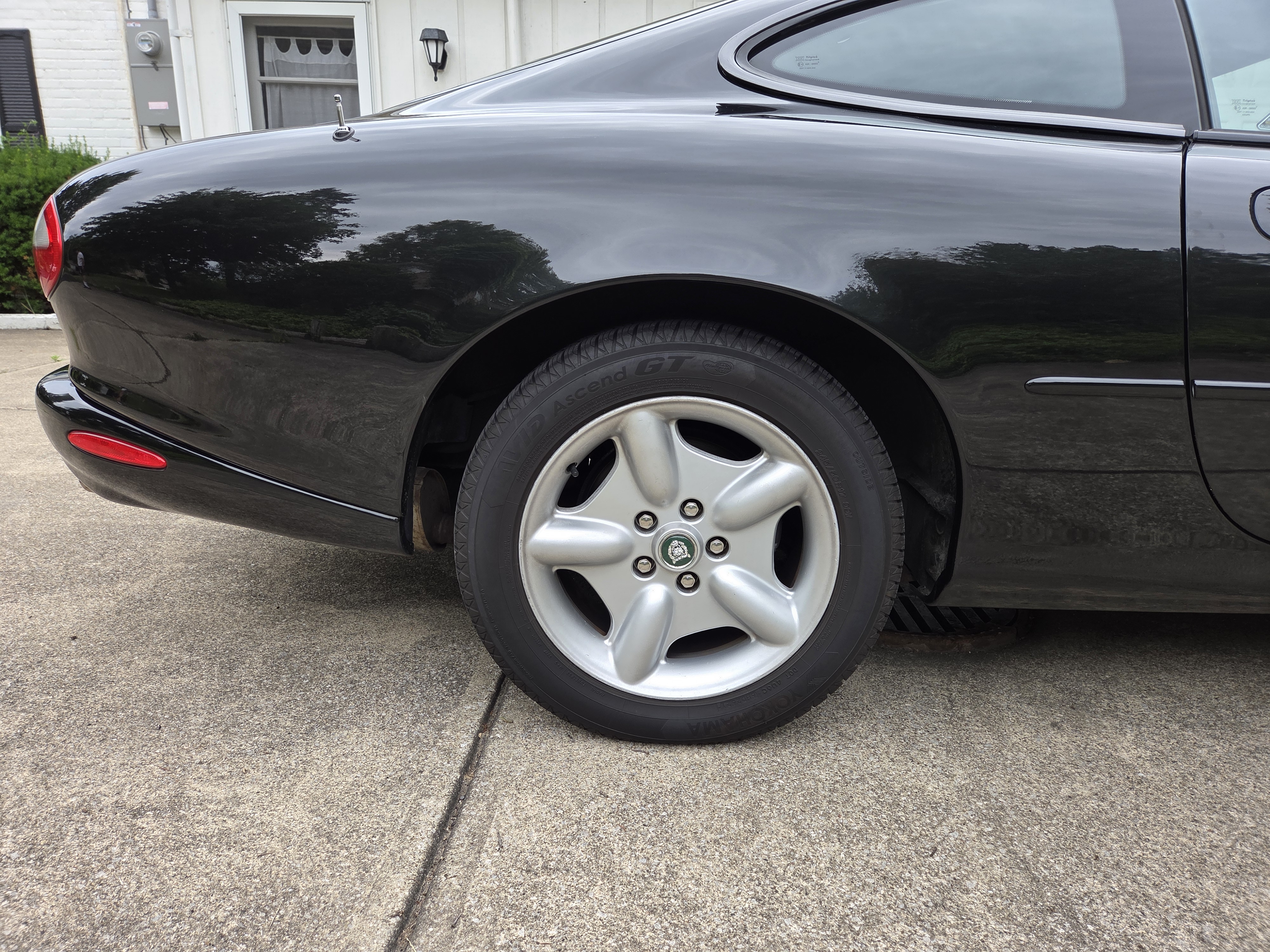 Used 1997 Jaguar XK8 Coupe RWD image 16