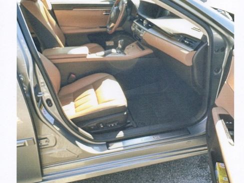 Used 2017 Lexus ES 300h 300h Sedan 4D image 10